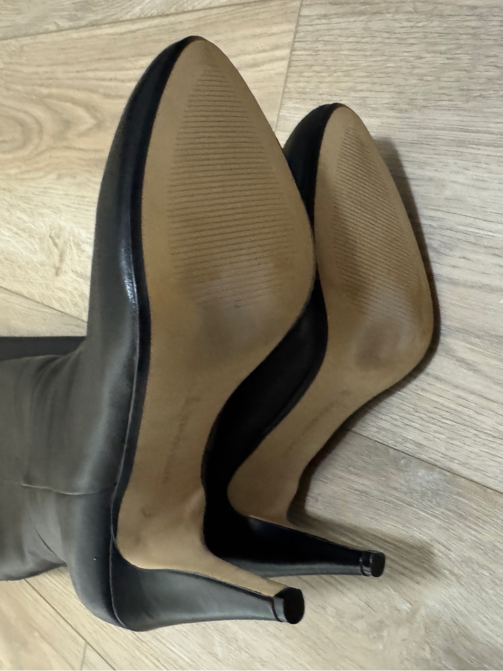 Banana Republic "Dayna" Black Knee-High Stiletto Boots with Gold Back Zip 8.5 - Picture 9 of 11
